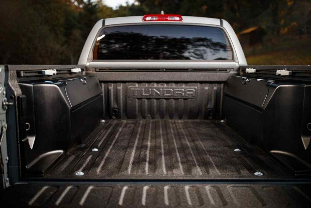 What Boats Can a Toyota Tundra Pickup Truck Tow? [21 Examples]