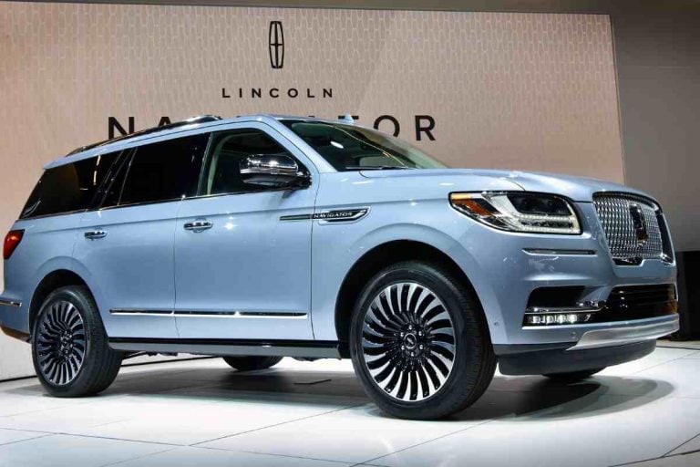Towing Capacity: What Boats Can a Lincoln Navigator Tow?