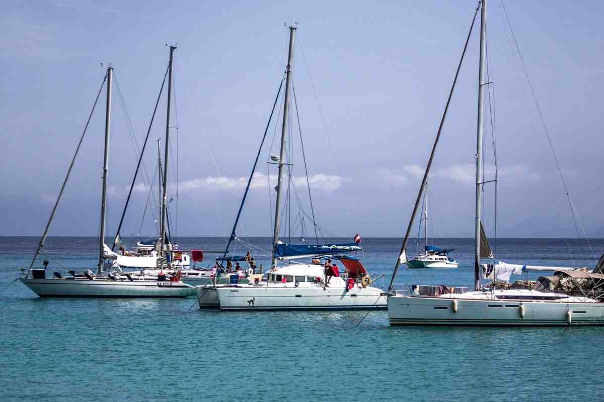 Are Sailboats Cheaper Than Powerboats?