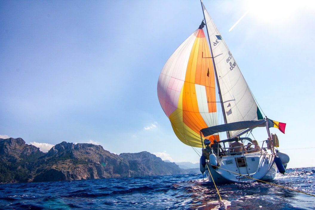 How Do You Raise Sails on a Sailboat?
