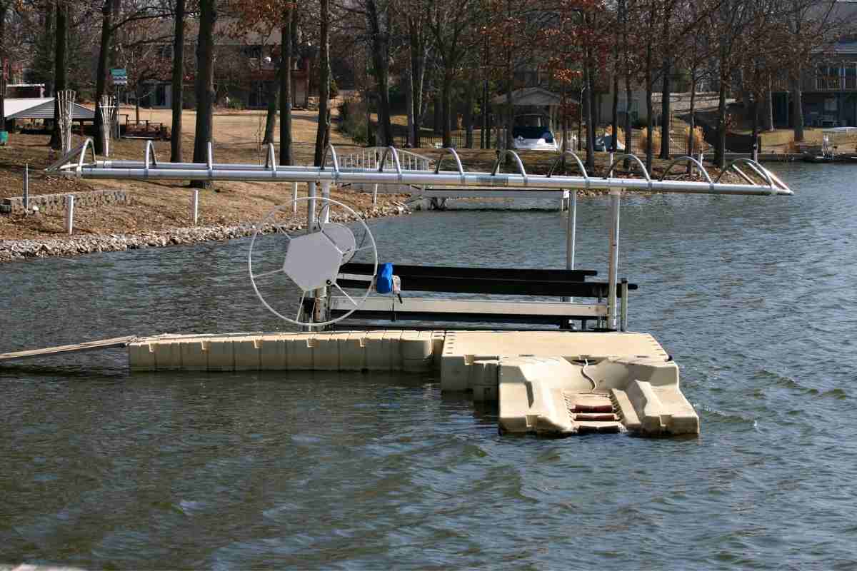 Advantages of Using Boat Lifts