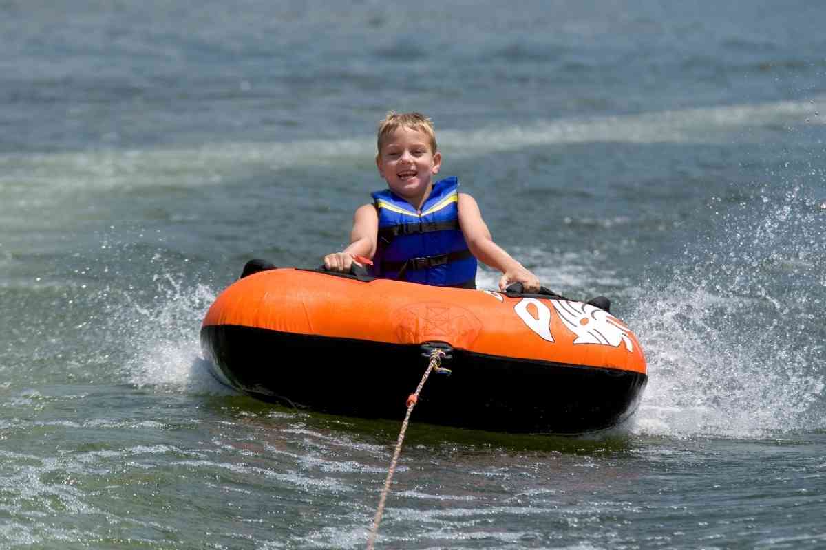 5 Best Towable Boat Tubes the Entire Family Will Enjoy! 5
