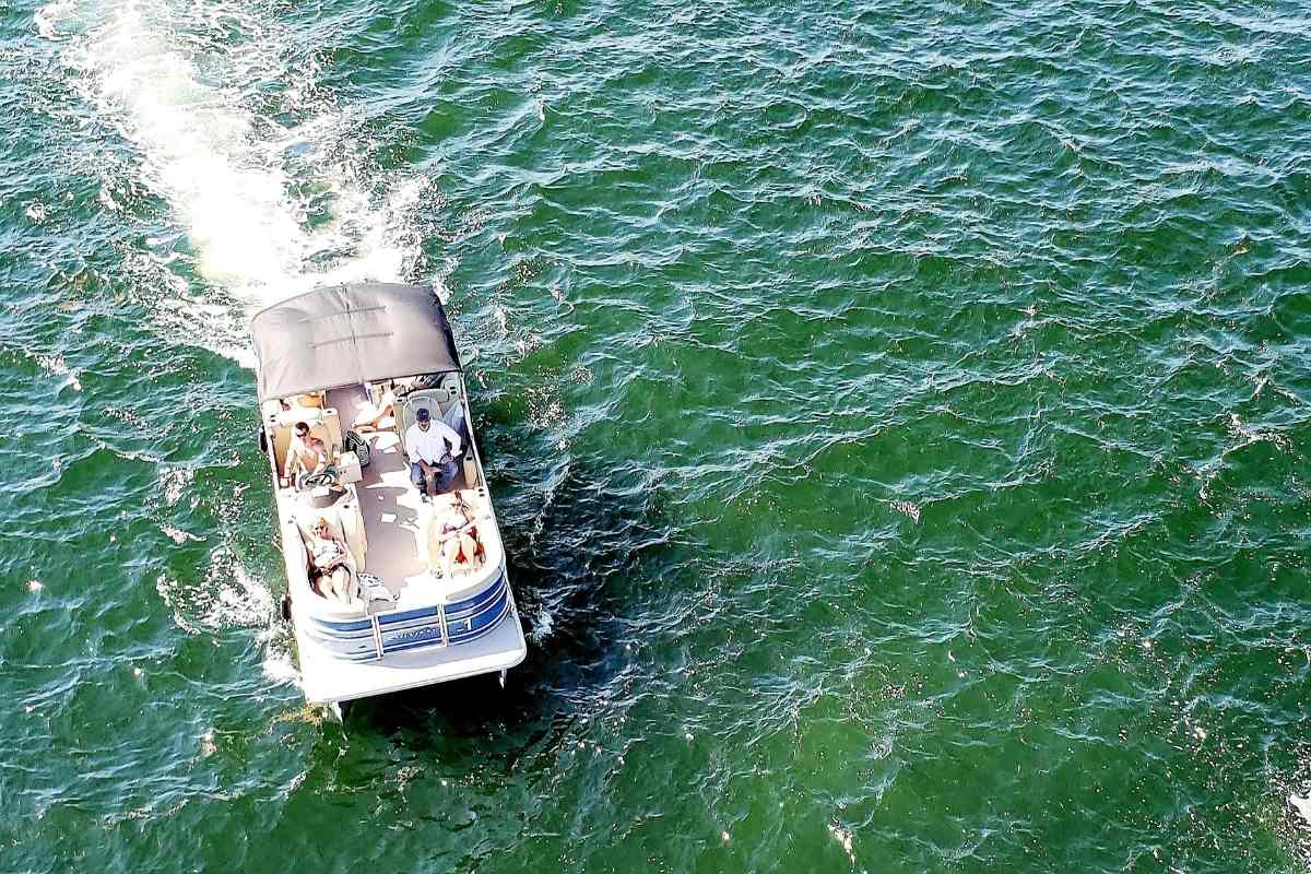 Top Secrets To Driving A Pontoon Boat For Maximum Fun and Comfort