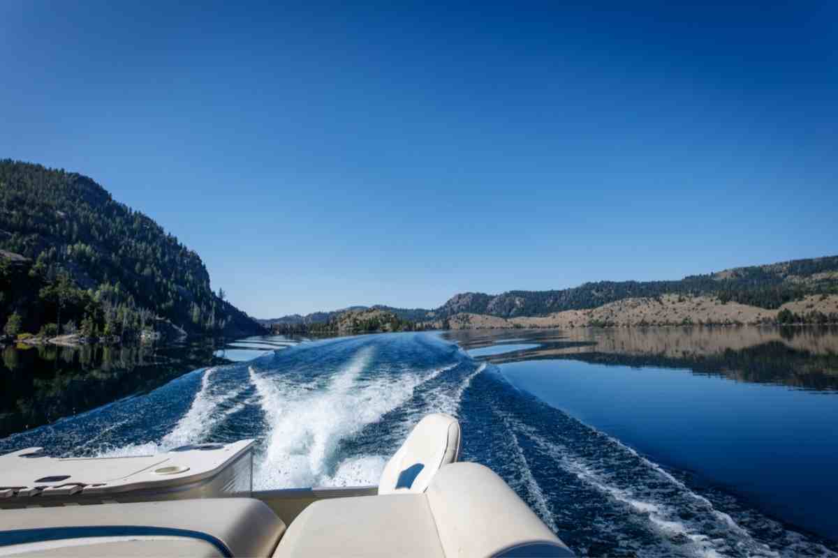 Pontoon with 90 vs 200 hp. What's the difference?