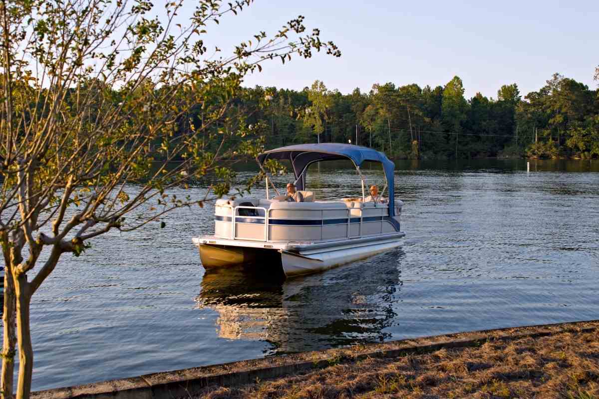 Pontoon with 90 vs 200 hp. What's the difference?