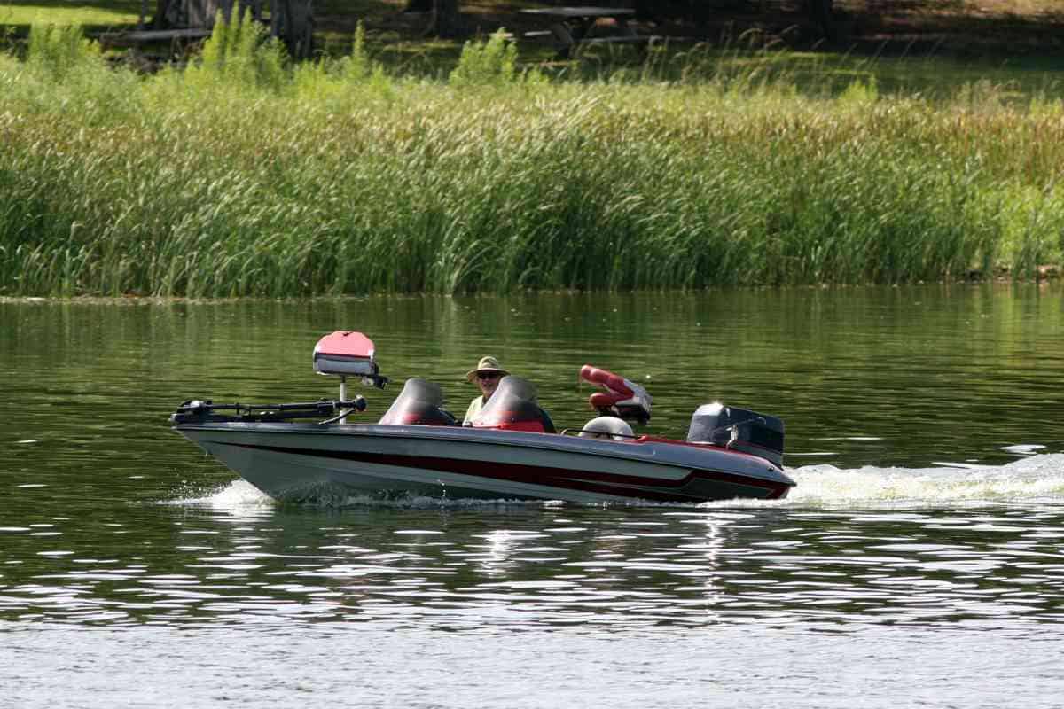 5 Best Bass Boat Batteries for Optimal Performance on the Water 3