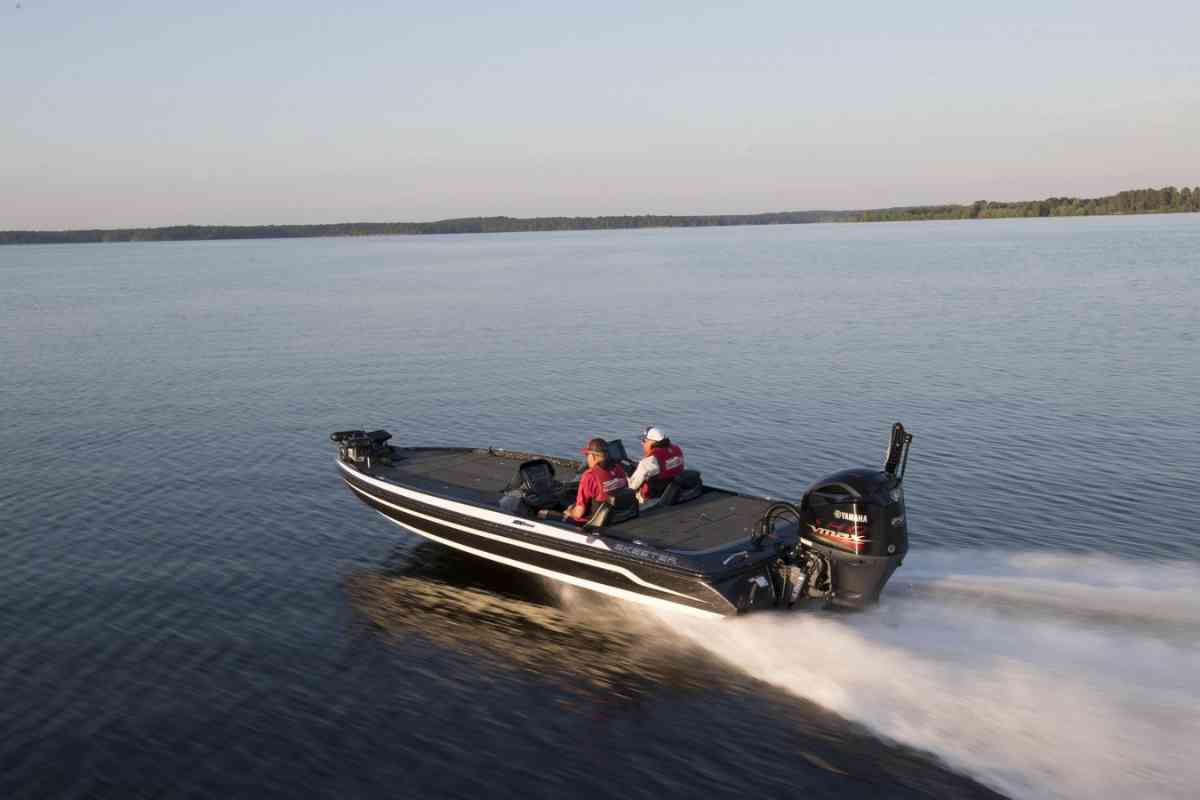 Best Bass Boat for Rough Water: 3 Top Picks for Smooth Sailing (2023) 4