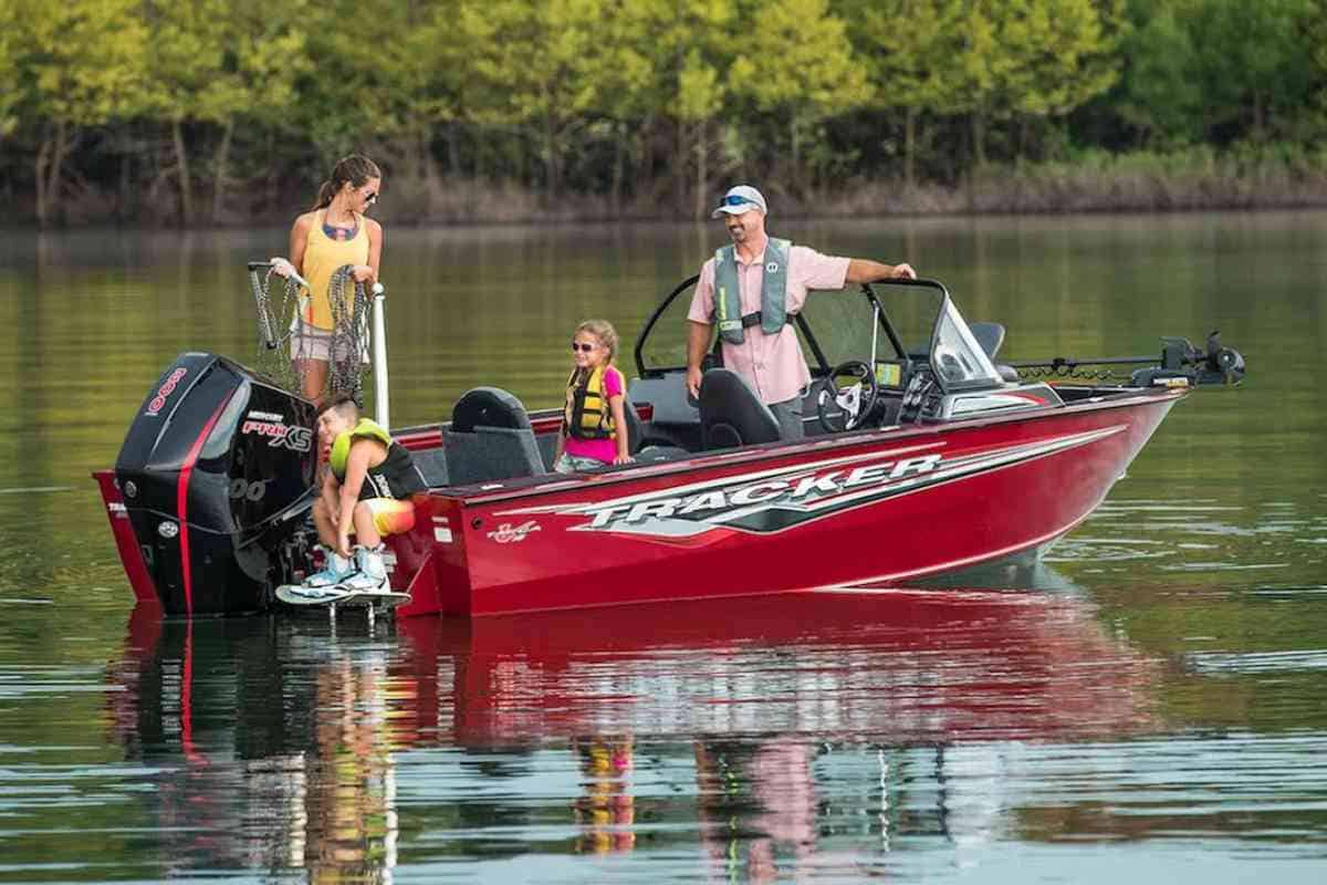Bass Boat Weight Capacity: What You Need to Know 3
