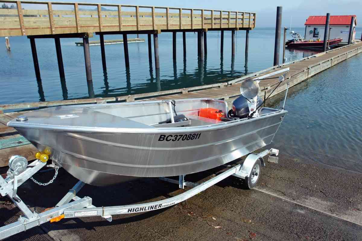 How Much Does a 14 Foot Aluminum Boat Weigh? A Comprehensive Guide 2