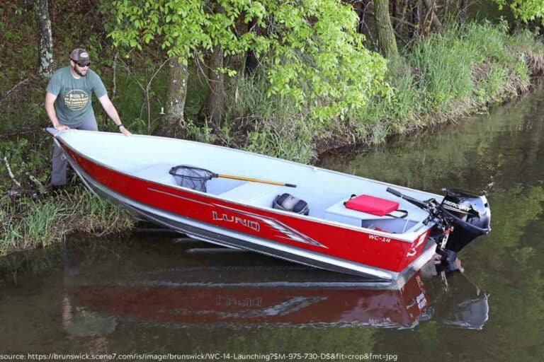 How Much Does a 14 Foot Aluminum Boat Weigh? A Comprehensive Guide