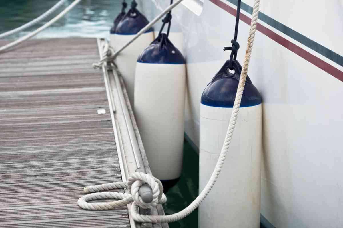 Tips for Safely Docking Your Boat: Maneuvering Like a Pro 4