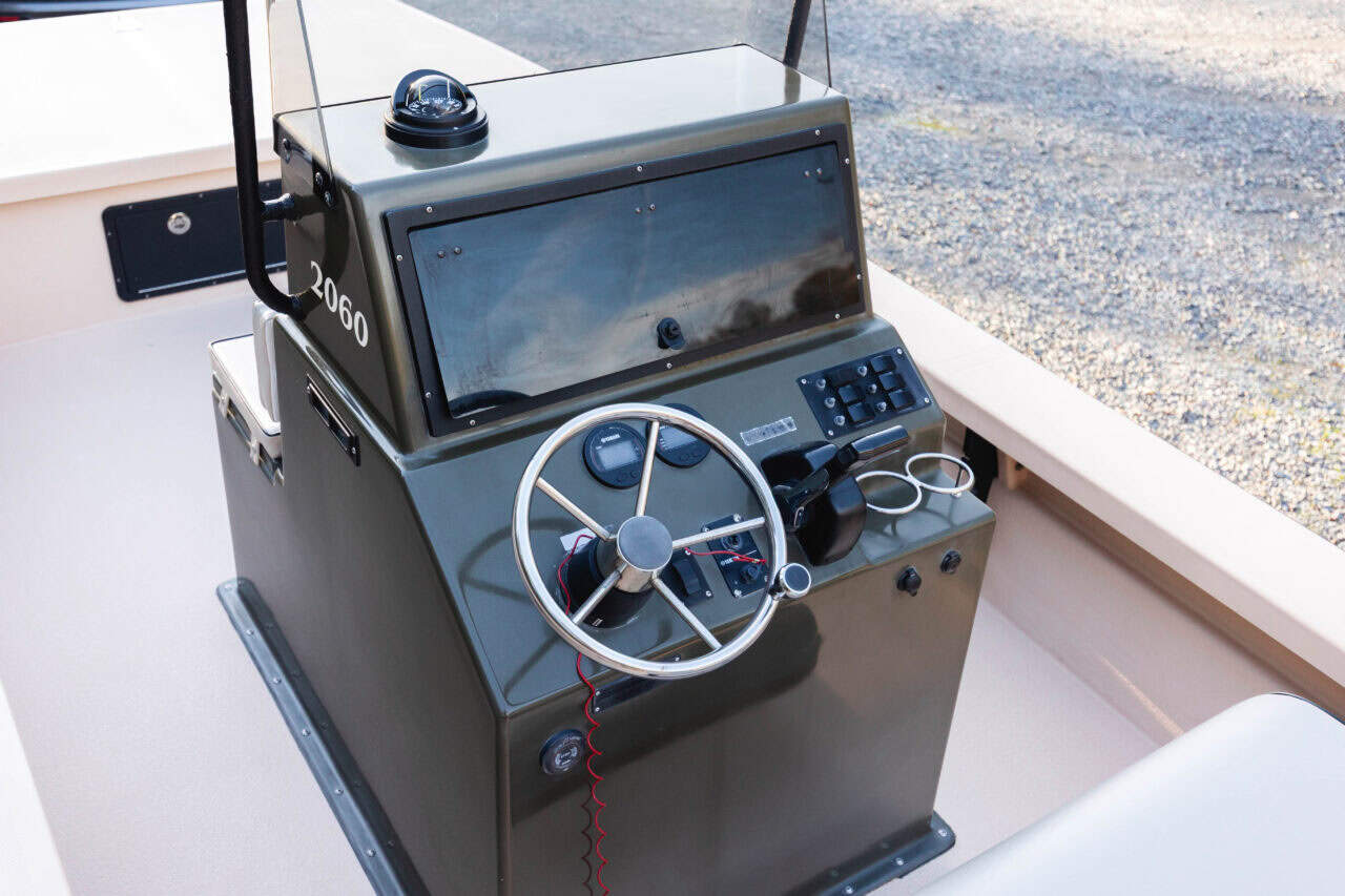 2015 Bay Rider 2060 - Duck Rider Edition 27 Bay Rider Dask and center console